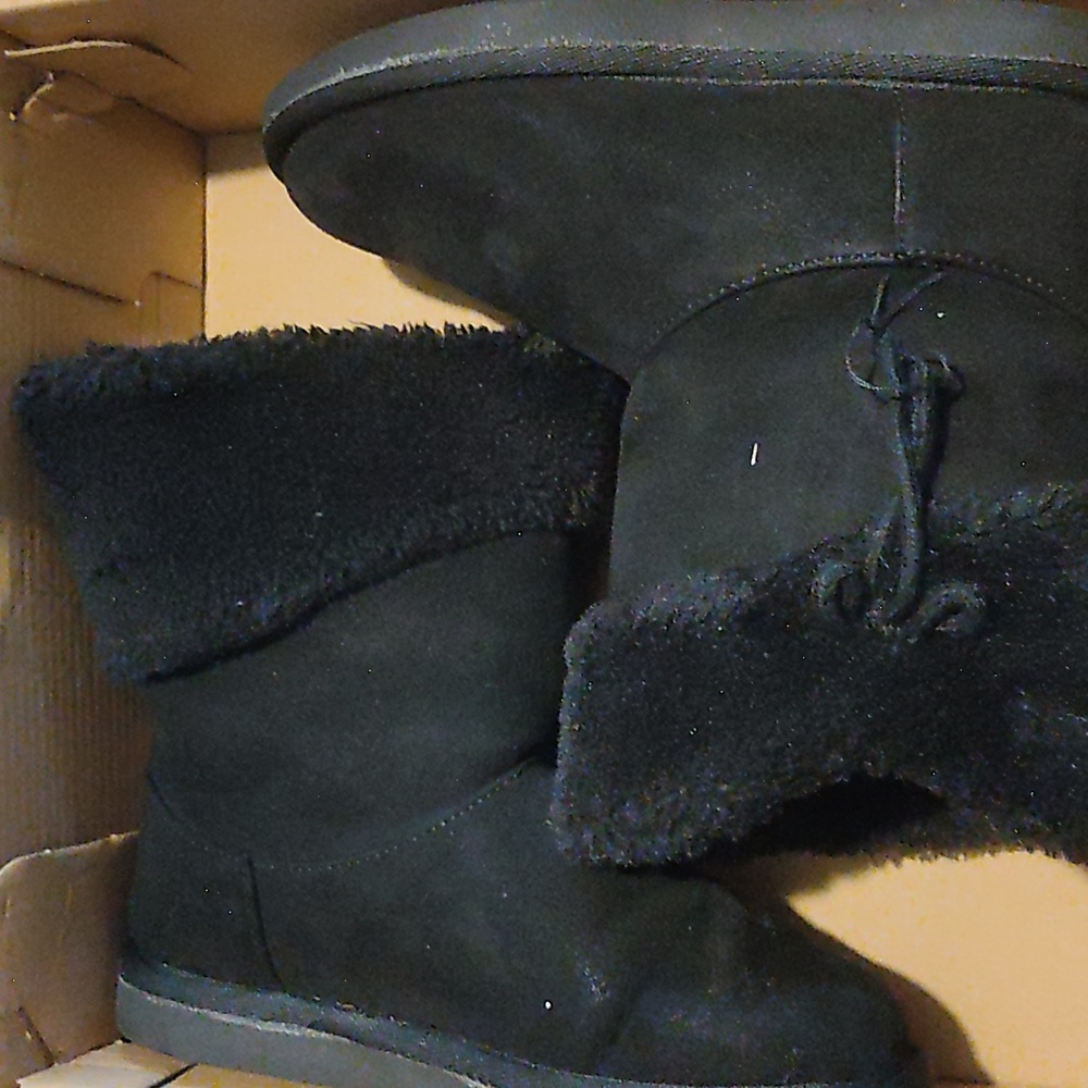 Girl boots size 1